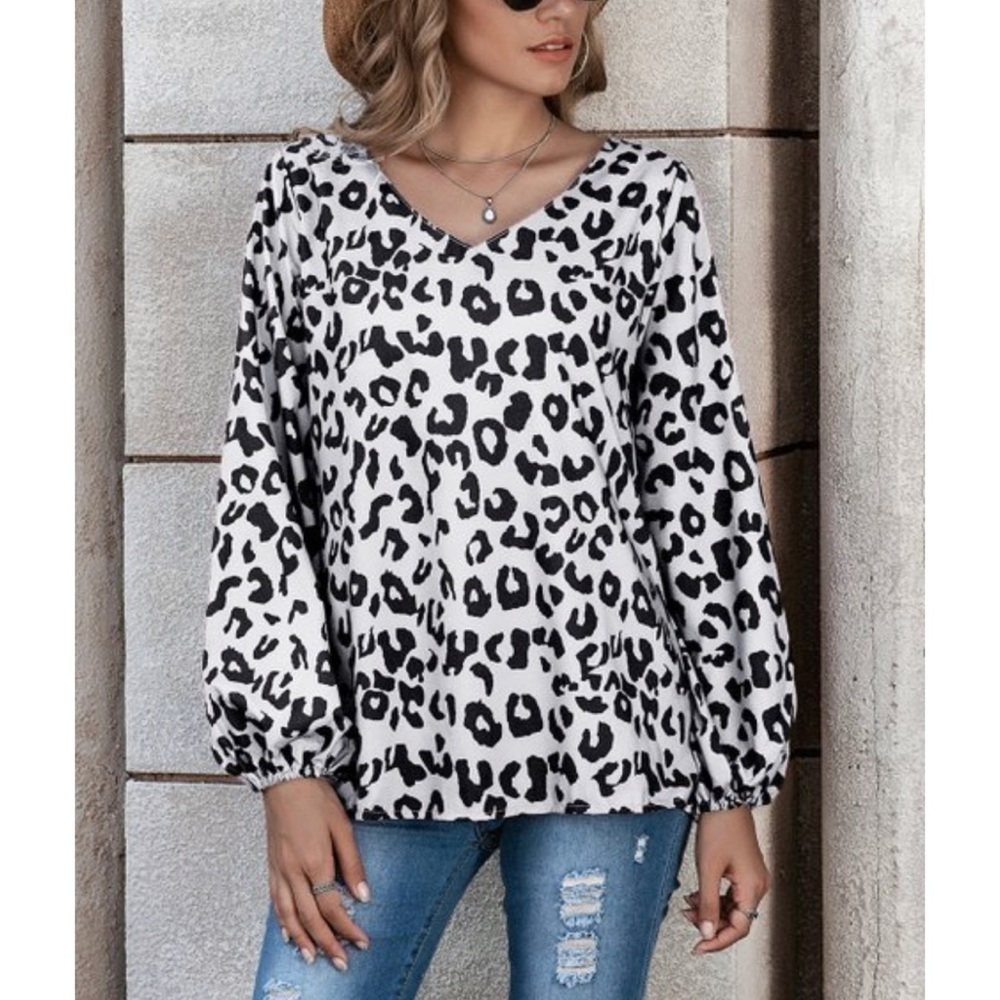 White Leopard V-Neck Long-Sleeve Top - Women